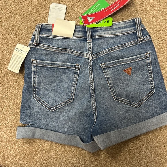 Guess cuffed clementine shorts - Picture 2 of 3